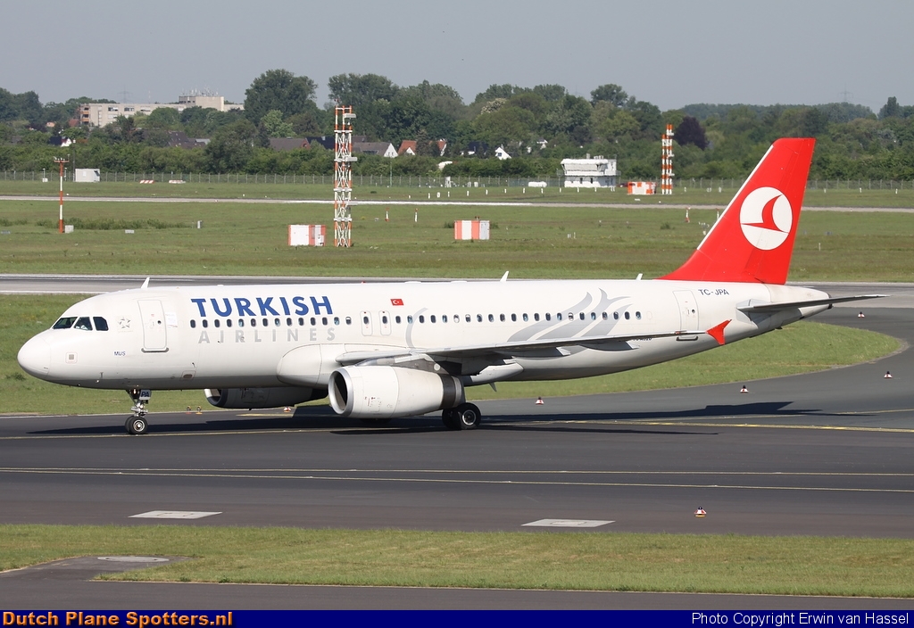 TC-JPA Airbus A320 Turkish Airlines by Erwin van Hassel