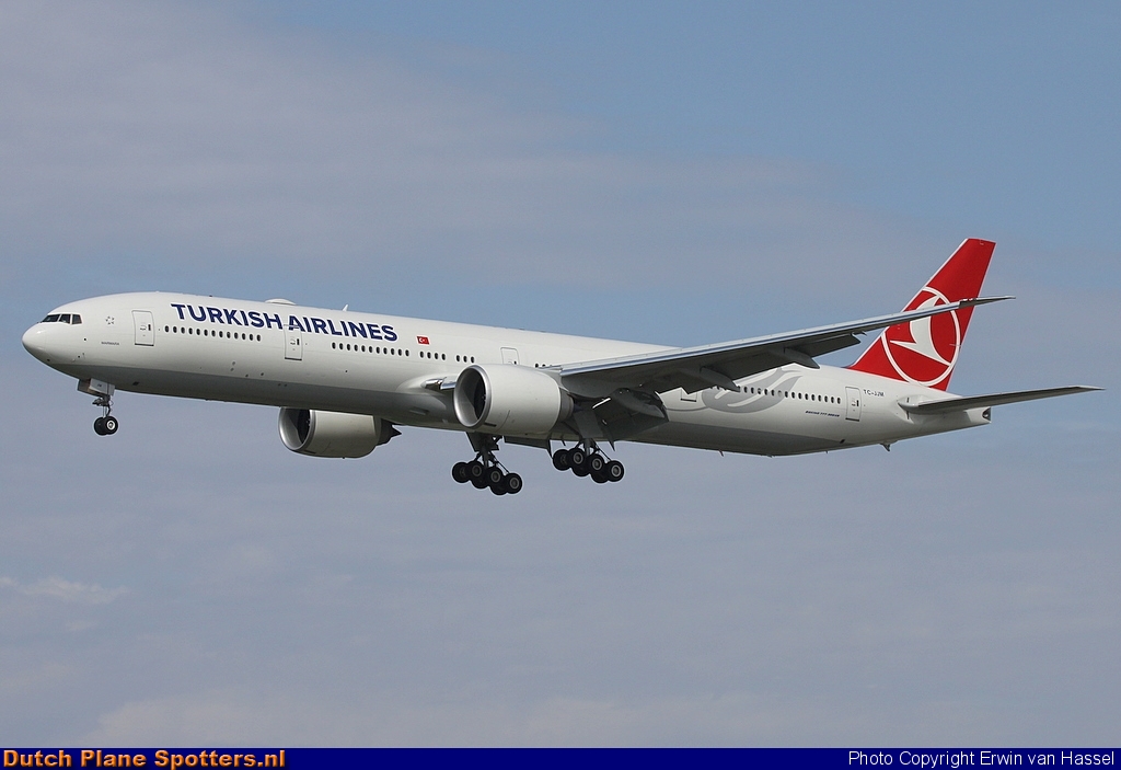 TC-JJM Boeing 777-300 Turkish Airlines by Erwin van Hassel