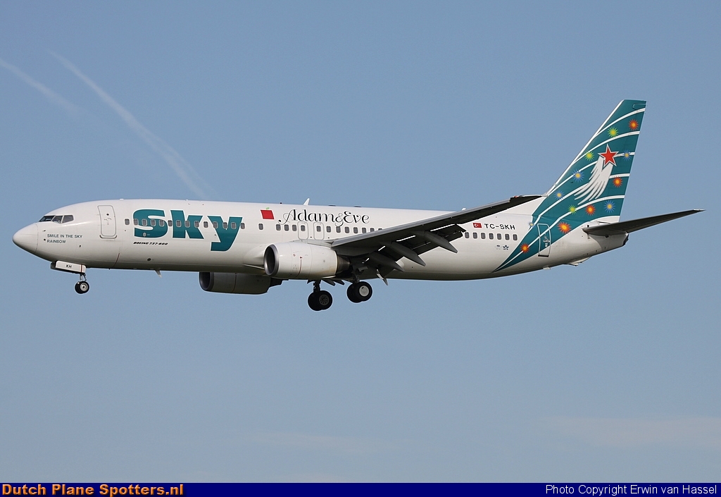 TC-SKH Boeing 737-800 Sky Airlines by Erwin van Hassel