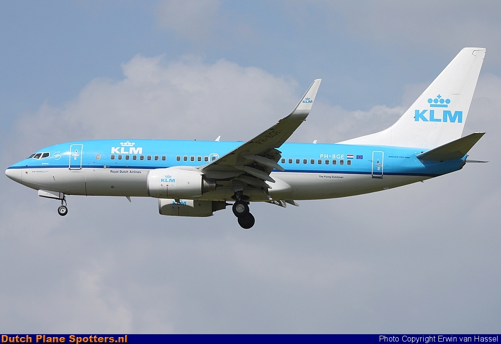 PH-BGE Boeing 737-700 KLM Royal Dutch Airlines by Erwin van Hassel