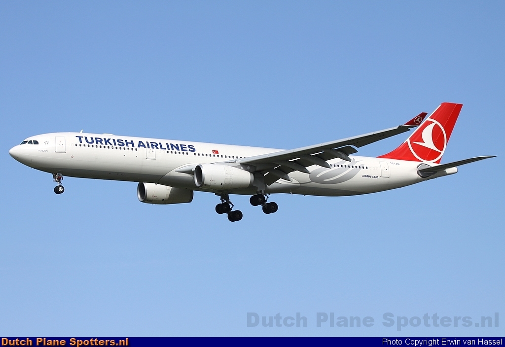 TC-JNL Airbus A330-300 Turkish Airlines by Erwin van Hassel