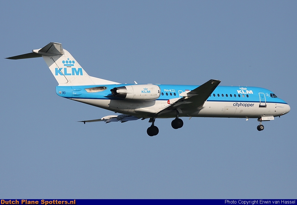PH-KZI Fokker 70 KLM Cityhopper by Erwin van Hassel
