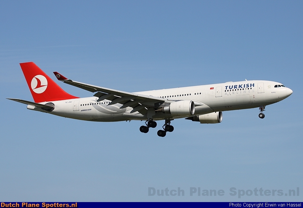 TC-JNC Airbus A330-200 Turkish Airlines by Erwin van Hassel