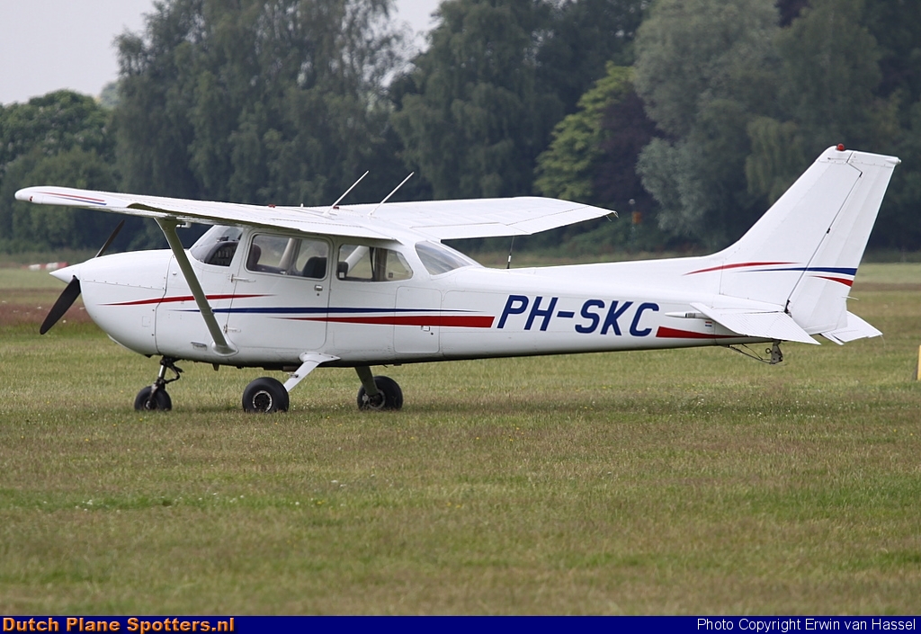 PH-SKC Cessna 172 Skyhawk Private by Erwin van Hassel
