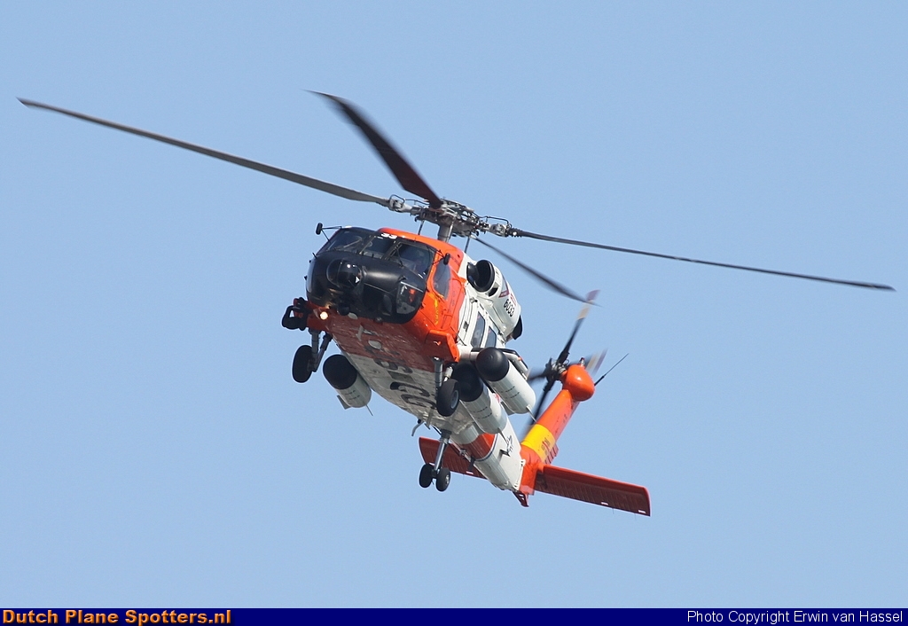 6033 Sikorsky MH-60 Jayhawk MIL - US Coast Guard by Erwin van Hassel