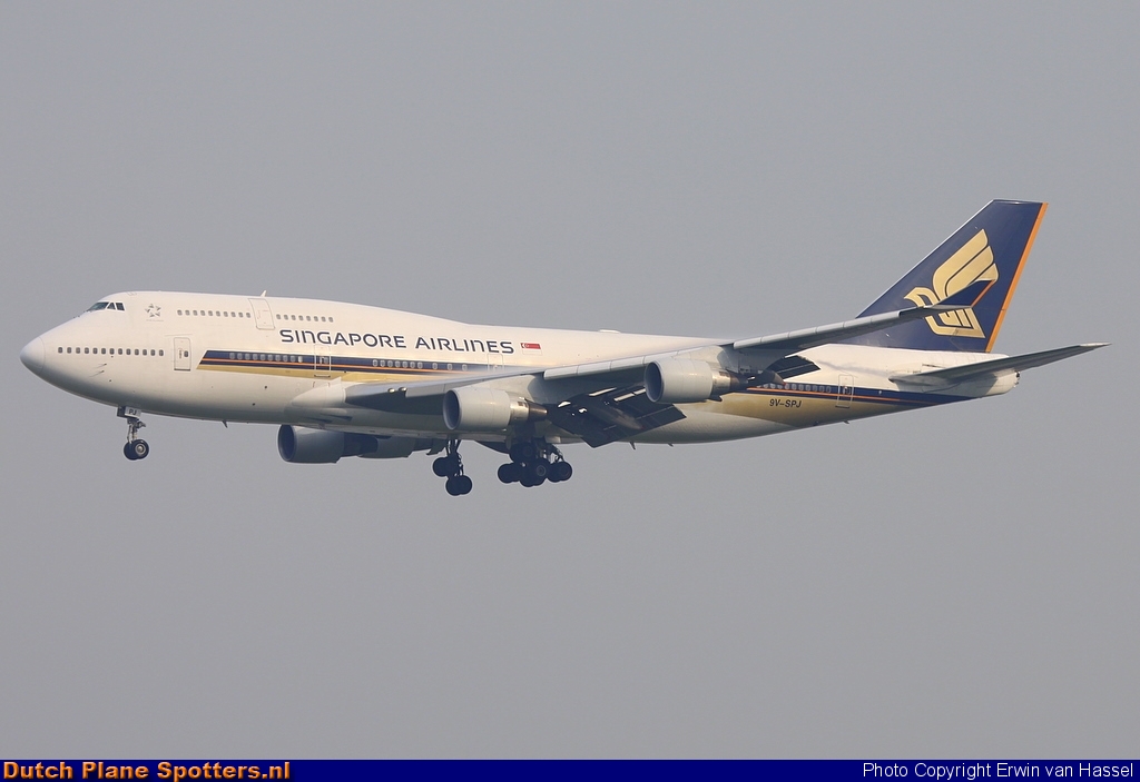 9V-SPJ Boeing 747-400 Singapore Airlines by Erwin van Hassel