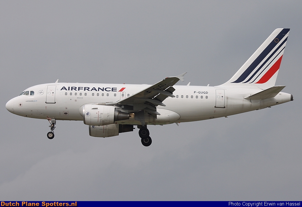 F-GUGD Airbus A318 Air France by Erwin van Hassel