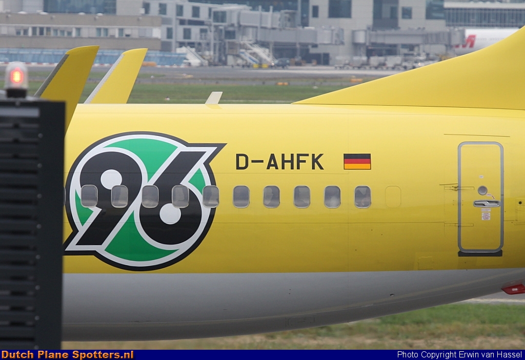D-AHFK Boeing 737-800 TUIFly by Erwin van Hassel