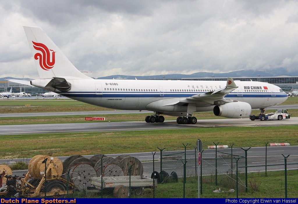 B-6080 Airbus A330-200 Air China by Erwin van Hassel