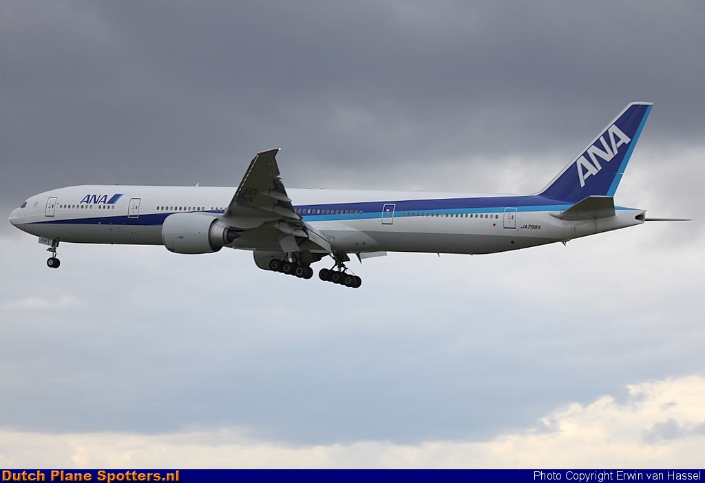 JA788A Boeing 777-300 All Nippon Airlines by Erwin van Hassel