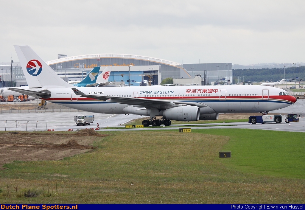 B-6099 Airbus A330-200 China Eastern Airlines by Erwin van Hassel