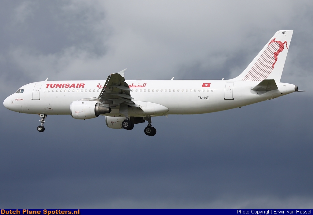 TS-IME Airbus A320 Tunisair by Erwin van Hassel