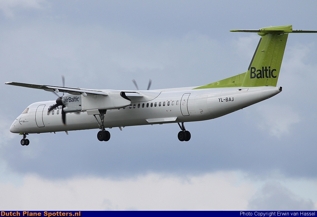 YL-BAJ Bombardier Dash 8-Q400 Air Baltic by Erwin van Hassel