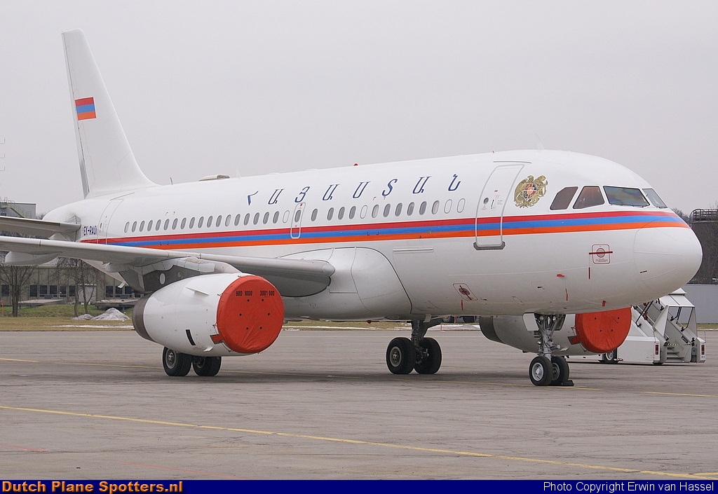 EK-RA01 Airbus A319 Armenia - Government by Erwin van Hassel
