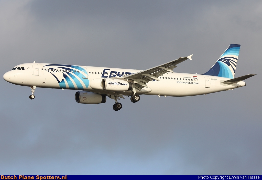 SU-GBV Airbus A321 Egypt Air by Erwin van Hassel