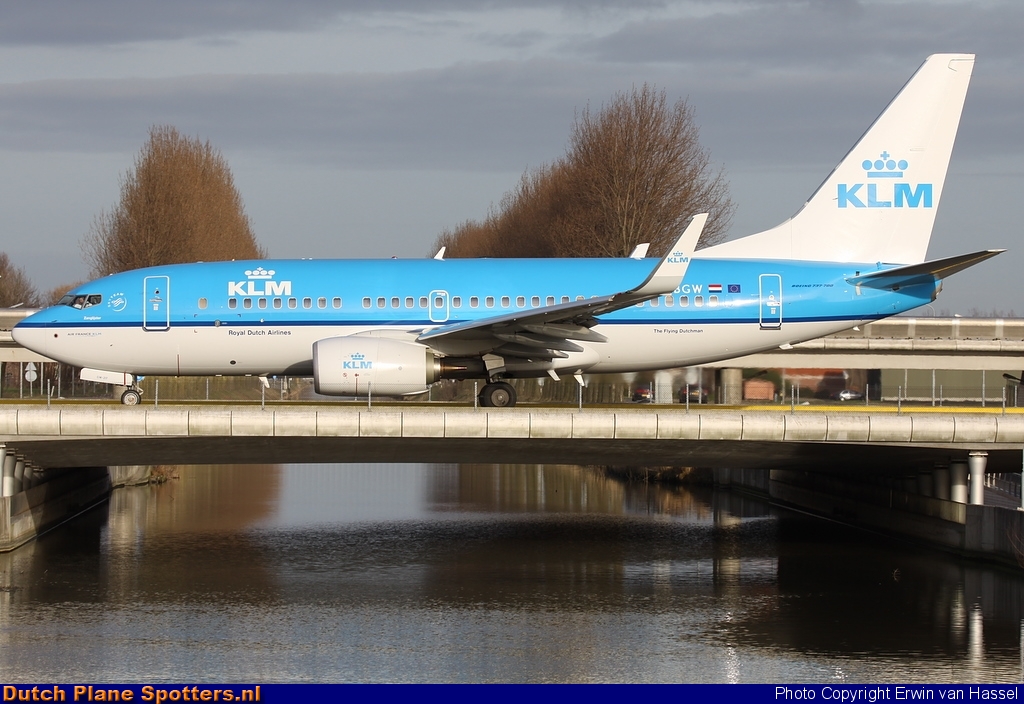 PH-BGW Boeing 737-700 KLM Royal Dutch Airlines by Erwin van Hassel
