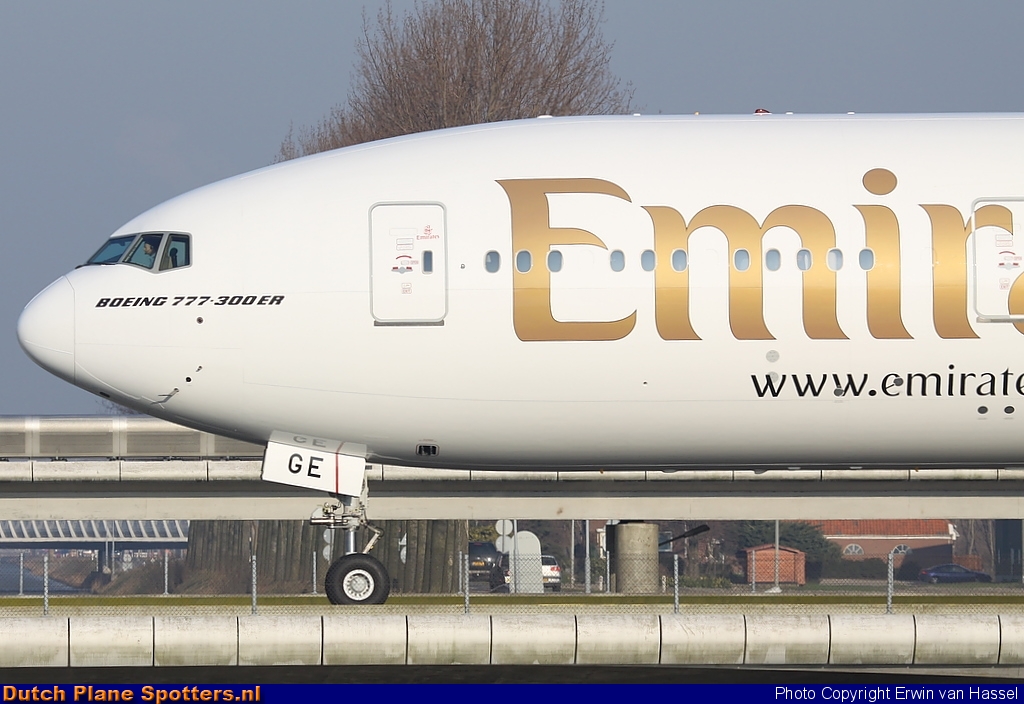 A6-EGE Boeing 777-300 Emirates by Erwin van Hassel