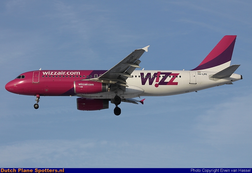 HA-LPK Airbus A320 Wizz Air by Erwin van Hassel