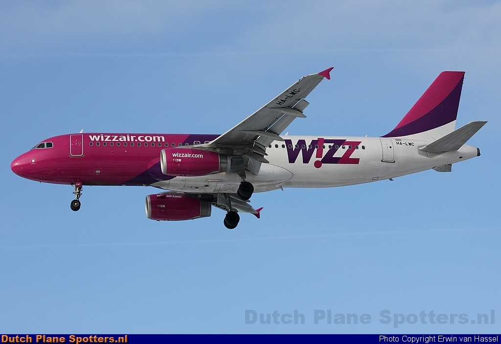 HA-LWC Airbus A320 Wizz Air by Erwin van Hassel